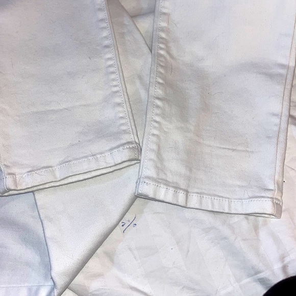 NWOT - INC DENIM, Skinny Leg. Optic White. Size: 6. Beautiful. Never Worn!! - Picture 4 of 9
